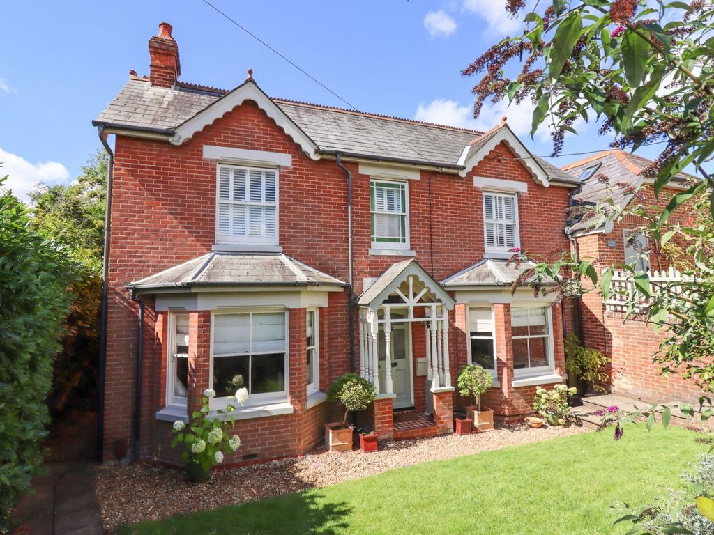 5 bed detached house for sale in School Road, Bursledon SO31, £750,000