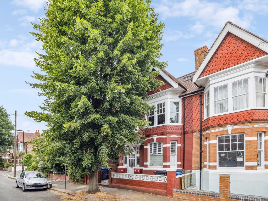 2 bed flat for sale in Hillcrest Road, London W3 Zoopla