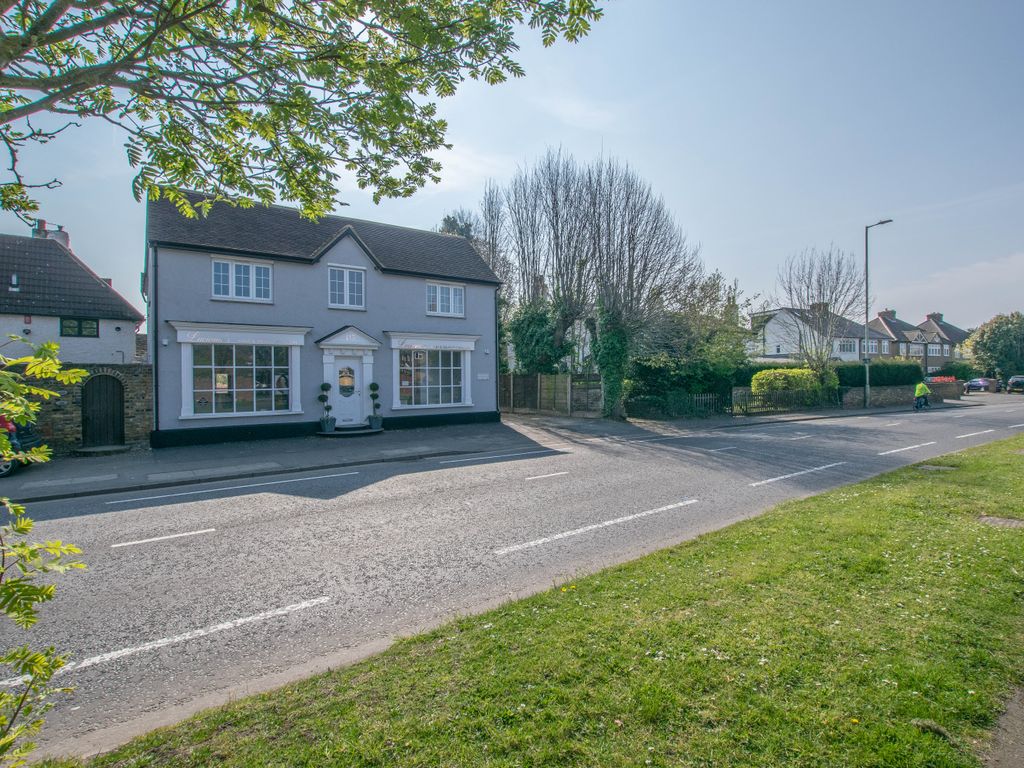 1 bed flat to rent in High Road, Broxbourne EN10, £1,100 pcm Zoopla