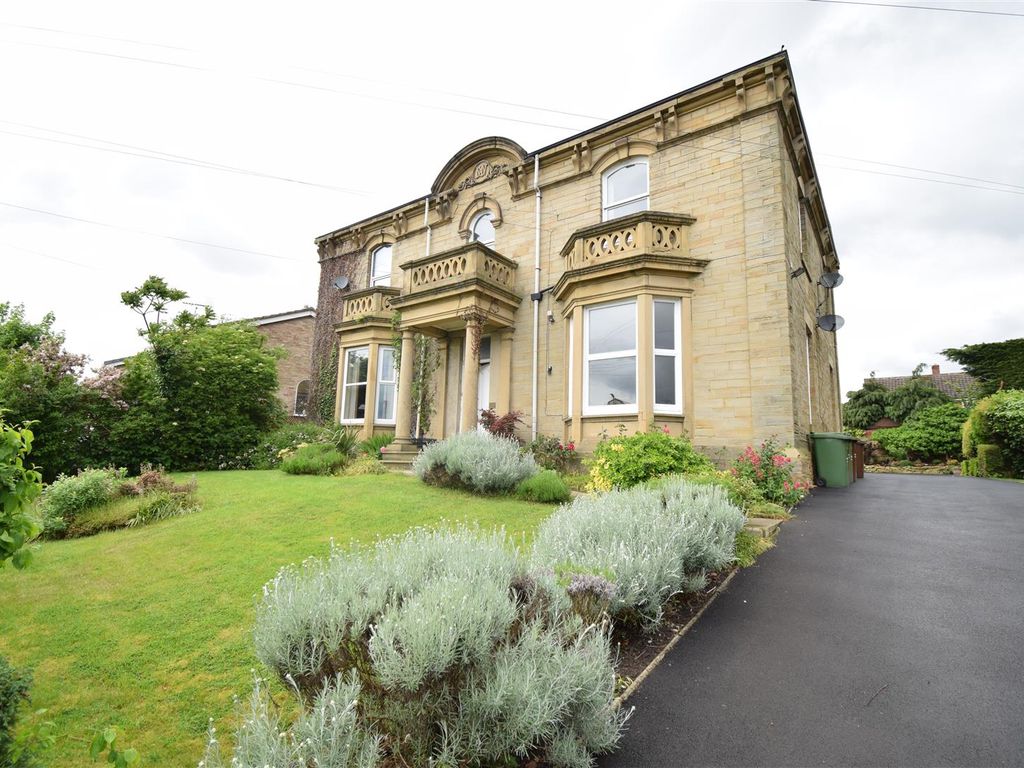 2 bed flat to rent in Flat 10, Cavewell Gardens, Ossett WF5, £795 pcm