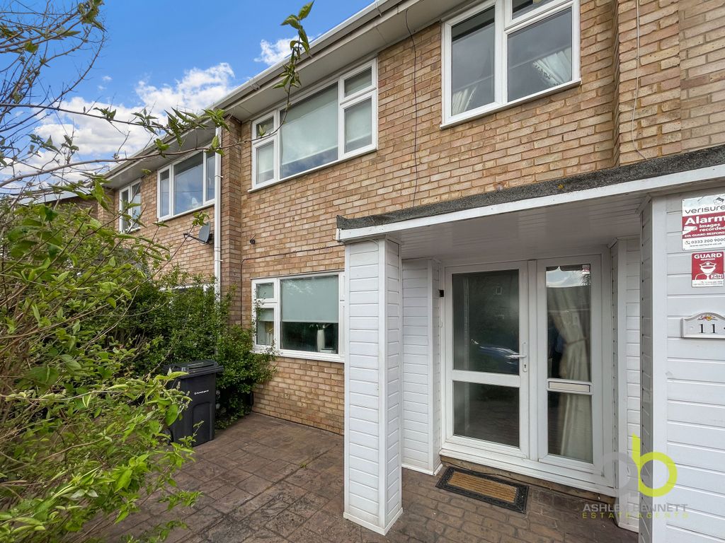 3 bed terraced house for sale in Northlands Close, StanfordLeHope