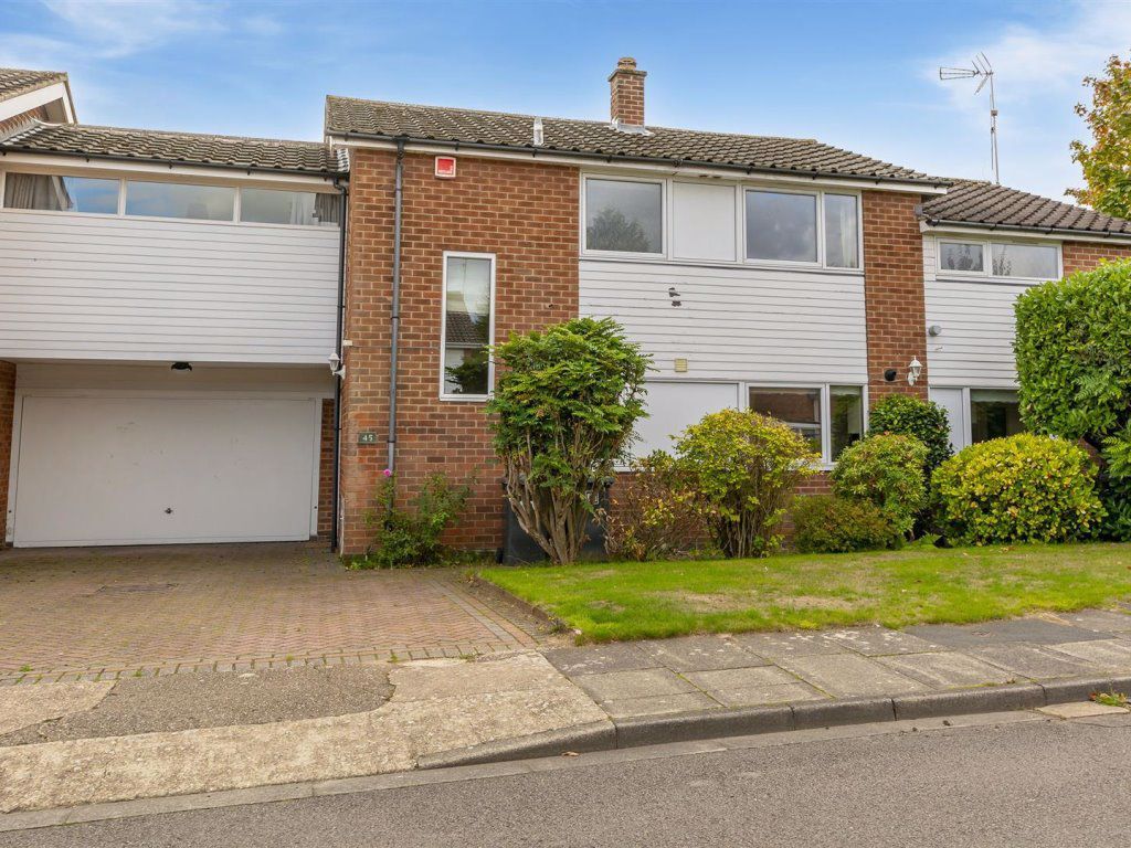 5 bed detached house to rent in Ullswater Crescent, Bramcote