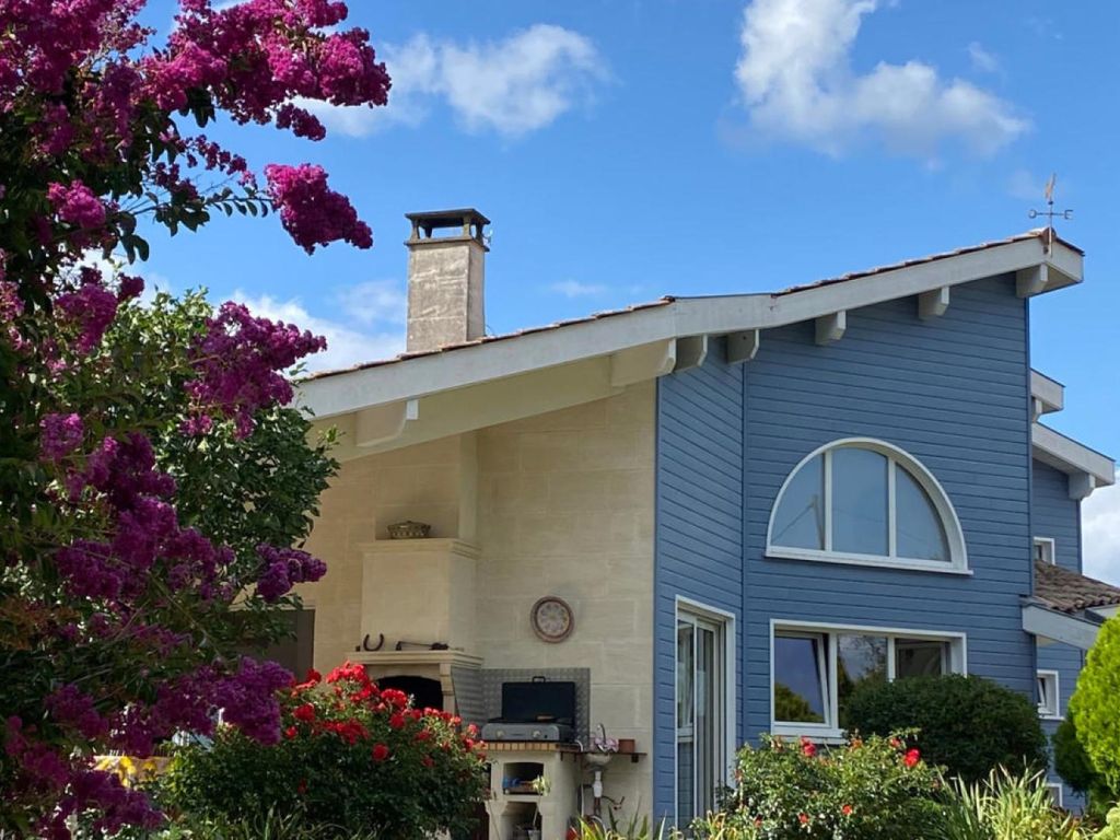 4 bed country house for sale in La RocheChalais, Dordogne, France