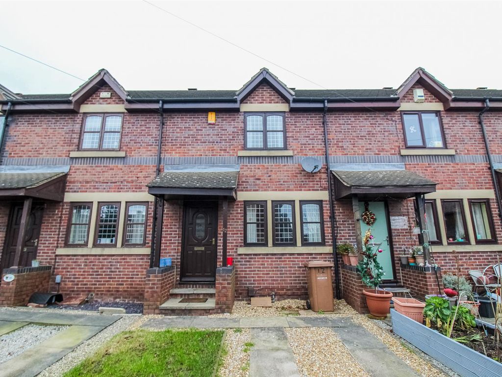 2 bed town house for sale in Nettleton Chase, Ossett WF5, £165,000 Zoopla