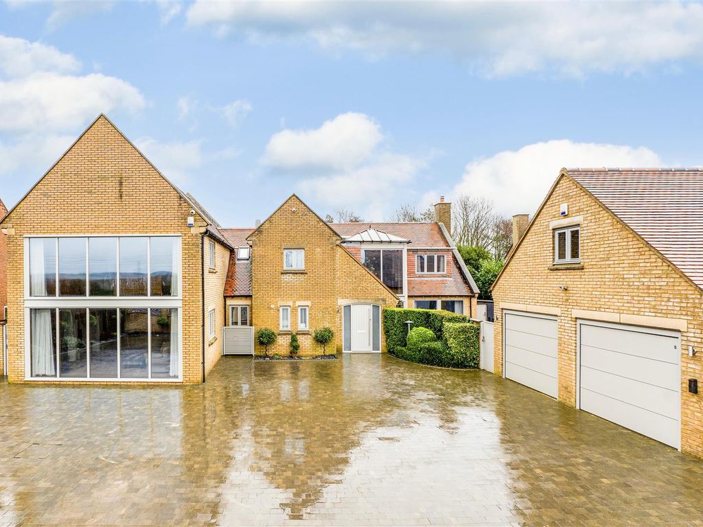 5 bed detached house for sale in Pytchley Road, Orlingbury, Kettering