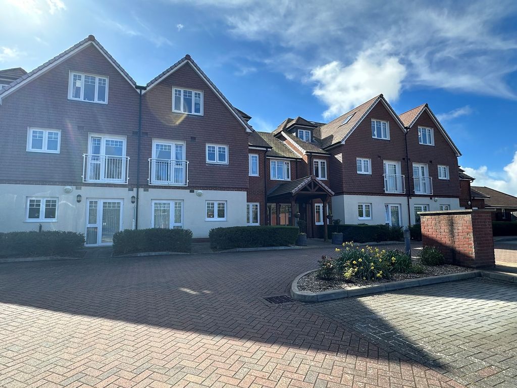 1 bed property for sale in Little Common Road, BexhillOnSea TN39, £