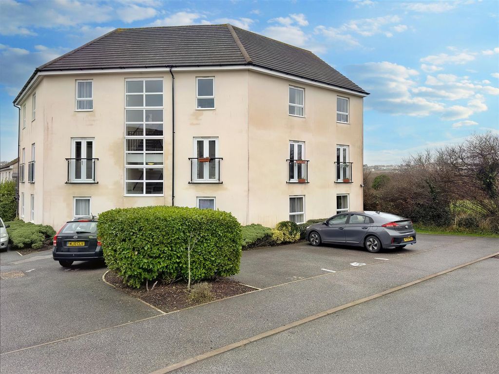 2 bed flat for sale in Oxley Vale, Newquay TR7 Zoopla