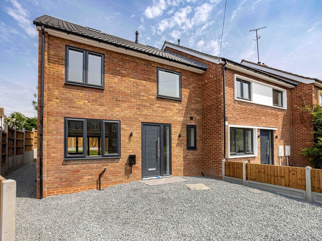 4 bed end terrace house for sale in Rayfield, Epping CM16, £700,000