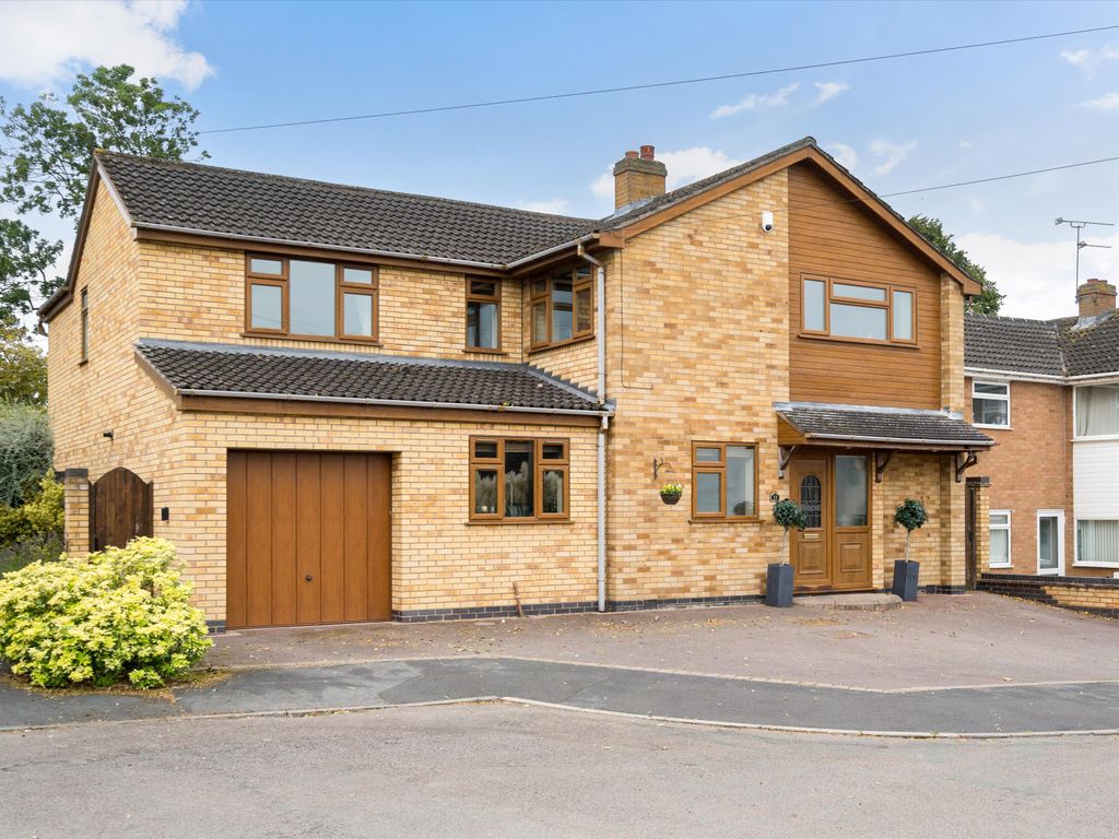 5 bed detached house for sale in Chance Fields, Radford Semele