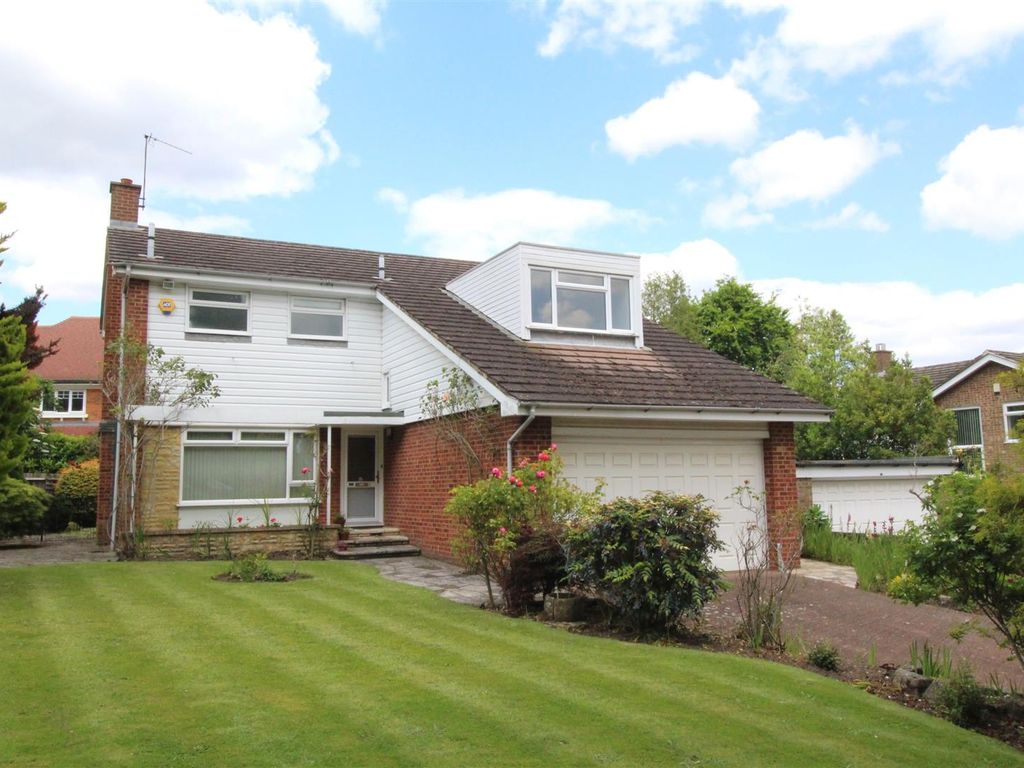 4 bed detached house for sale in Old House Close, Ewell, Epsom KT17, £