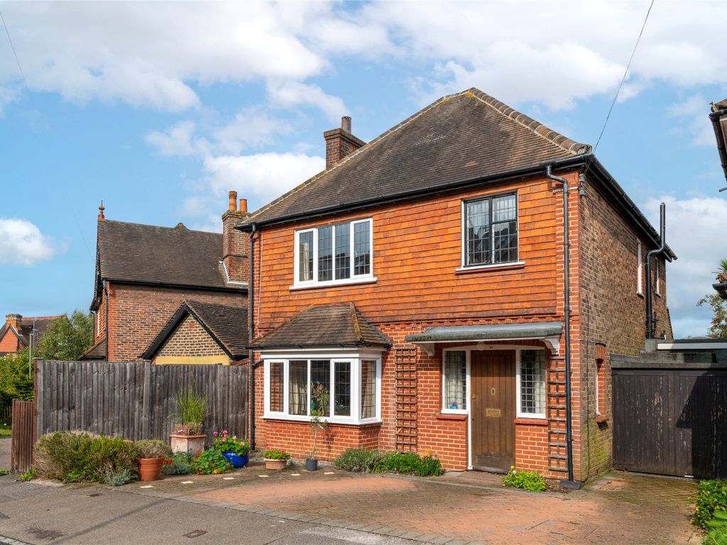 3 bed detached house for sale in Chart Lane, Reigate, Surrey RH2, £