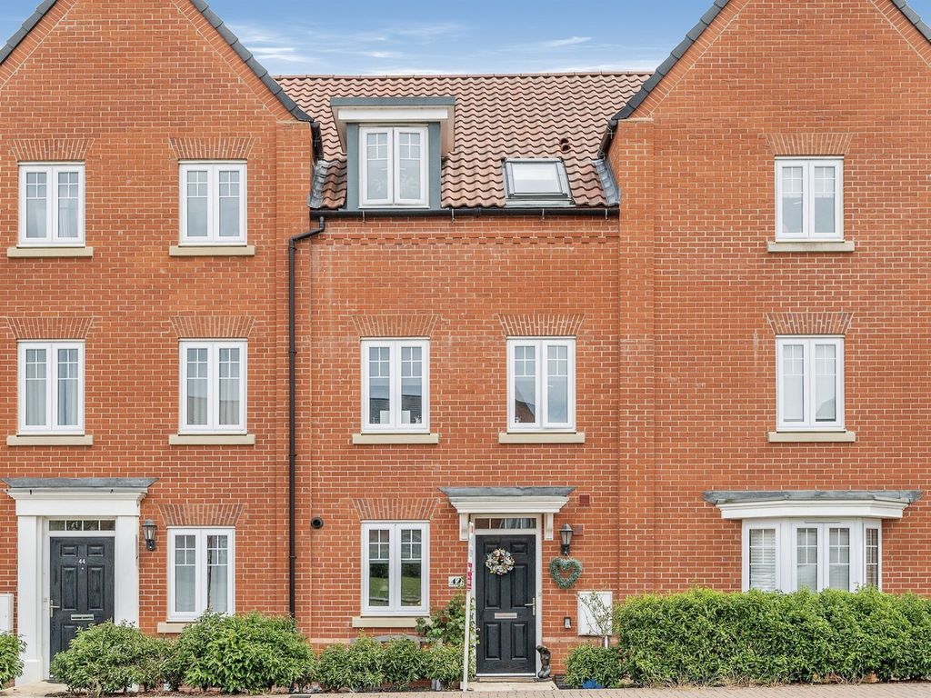 3 bed terraced house for sale in Buckenham Road, Aylsham, Norwich NR11