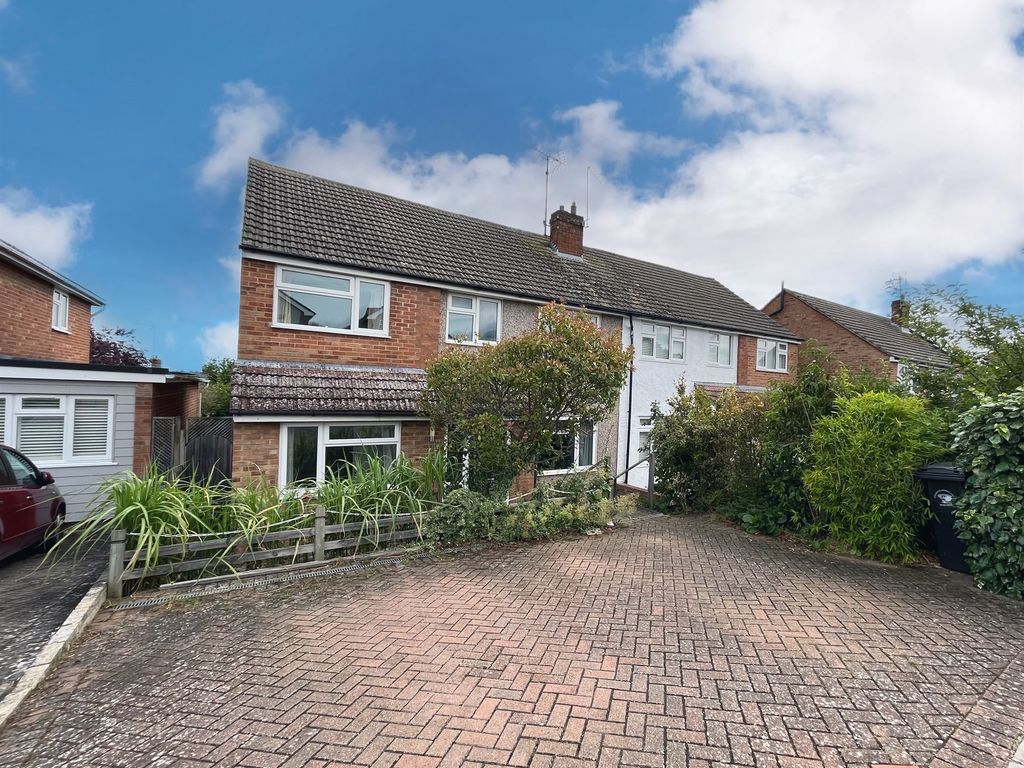 4 bed semidetached house for sale in Old Mill Road, Saffron Walden