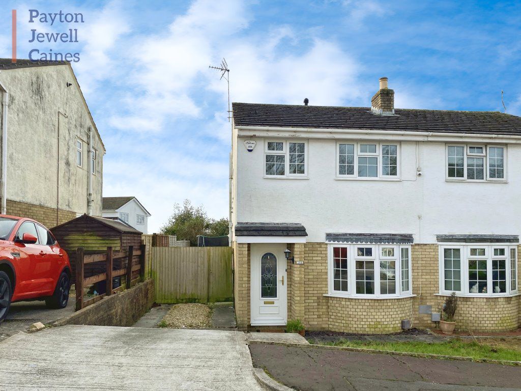 3 bed property to rent in Highfields, Brackla, Bridgend CF31, £950 pcm