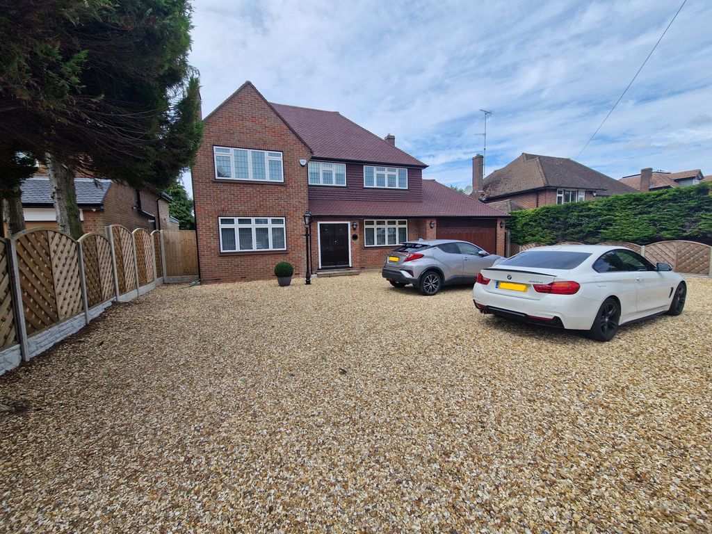 4 bed property to rent in Old Bedford Road, Luton LU2 Zoopla