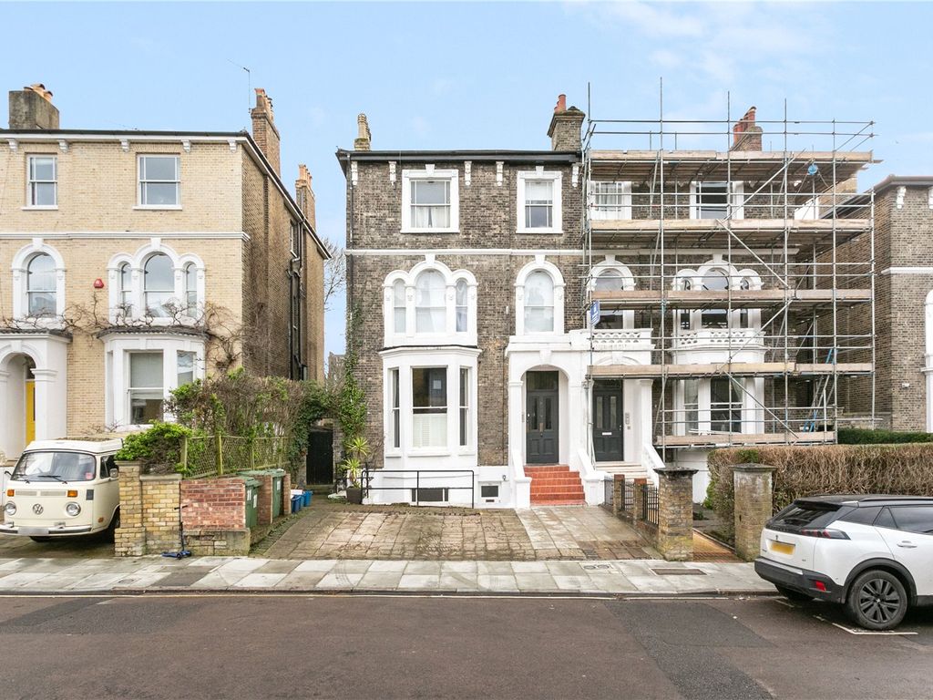 1 bed flat to rent in Montague Road, Richmond, Surrey TW10 Zoopla