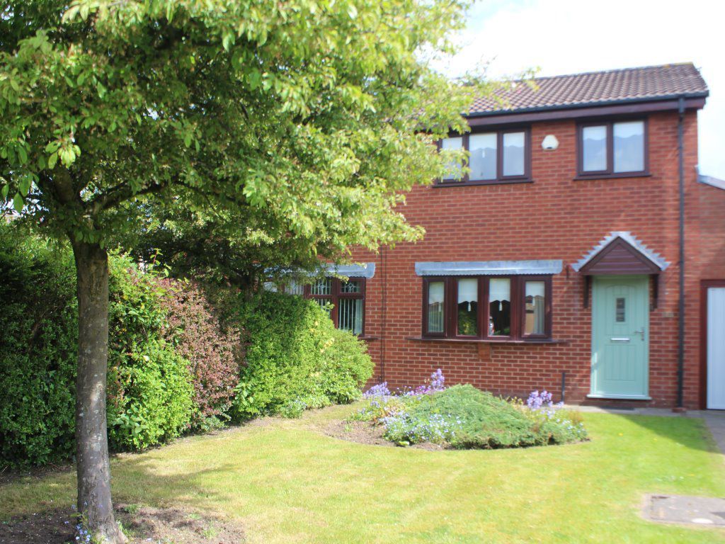 3 bed semidetached house to rent in Headingley Close, Huyton
