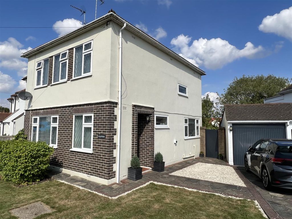 3 bed semidetached house for sale in Surman Crescent, Hutton