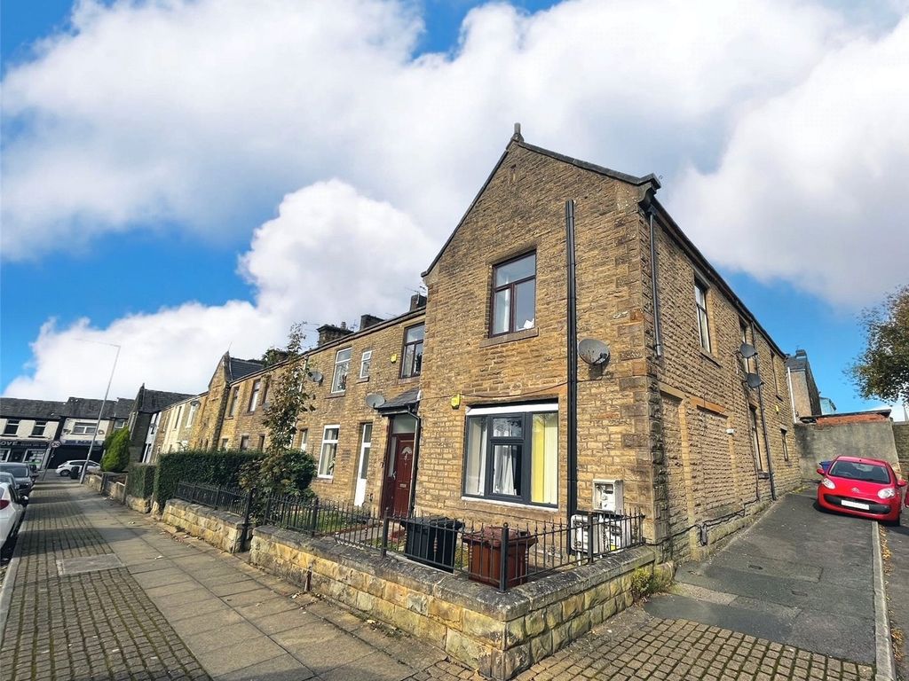 8 bed end terrace house for sale in Rhyddings Street, Oswaldtwistle