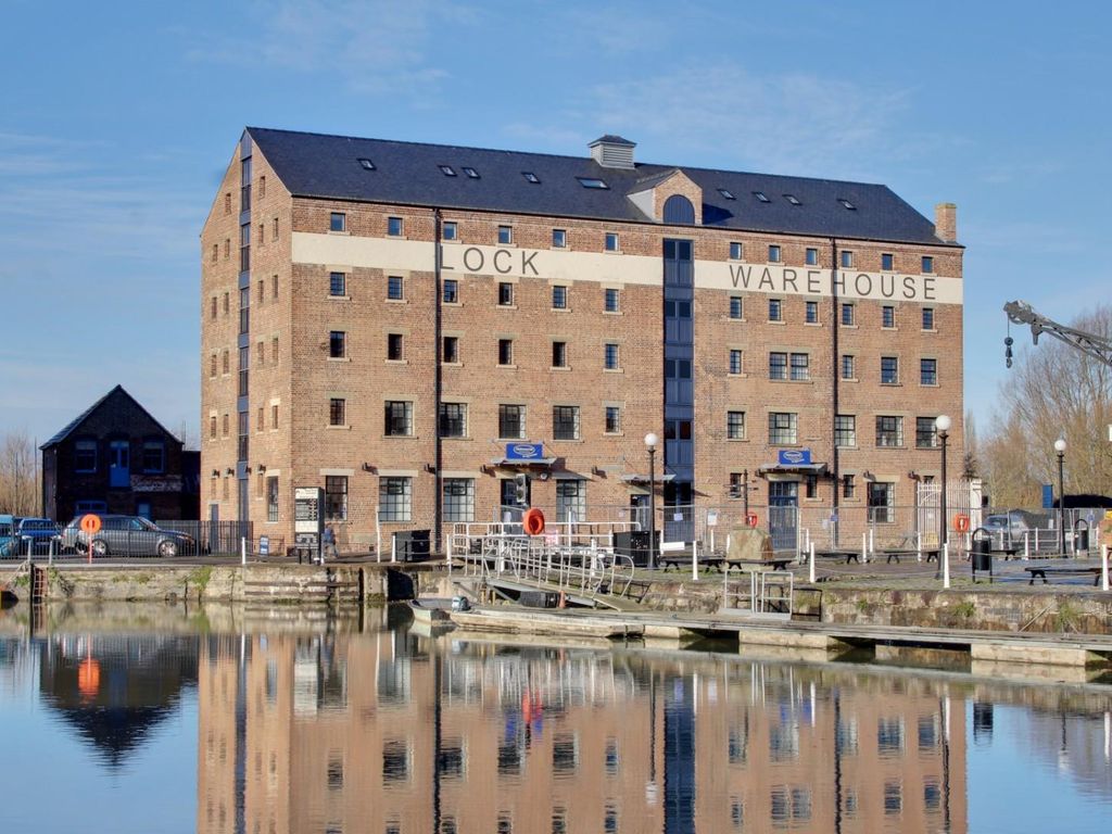 2 bed flat to rent in Severn Road, The Docks, Gloucester GL1 Zoopla