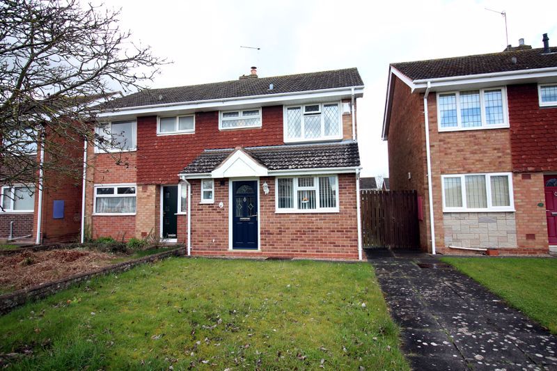 3 bed semidetached house for sale in Oakleigh Walk, Kingswinford DY6