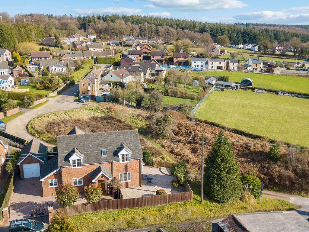 3 bed detached house for sale in Deans Walk, Harrow Hill, Drybrook