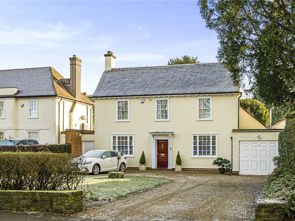 4 bed detached house for sale in Hadley Green Road, Hadley Green