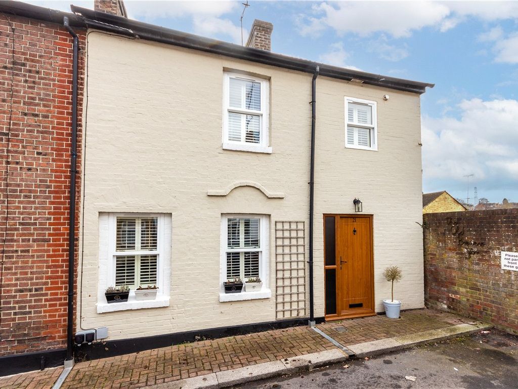 3 bed end terrace house for sale in Albert Street, Markyate, St. Albans