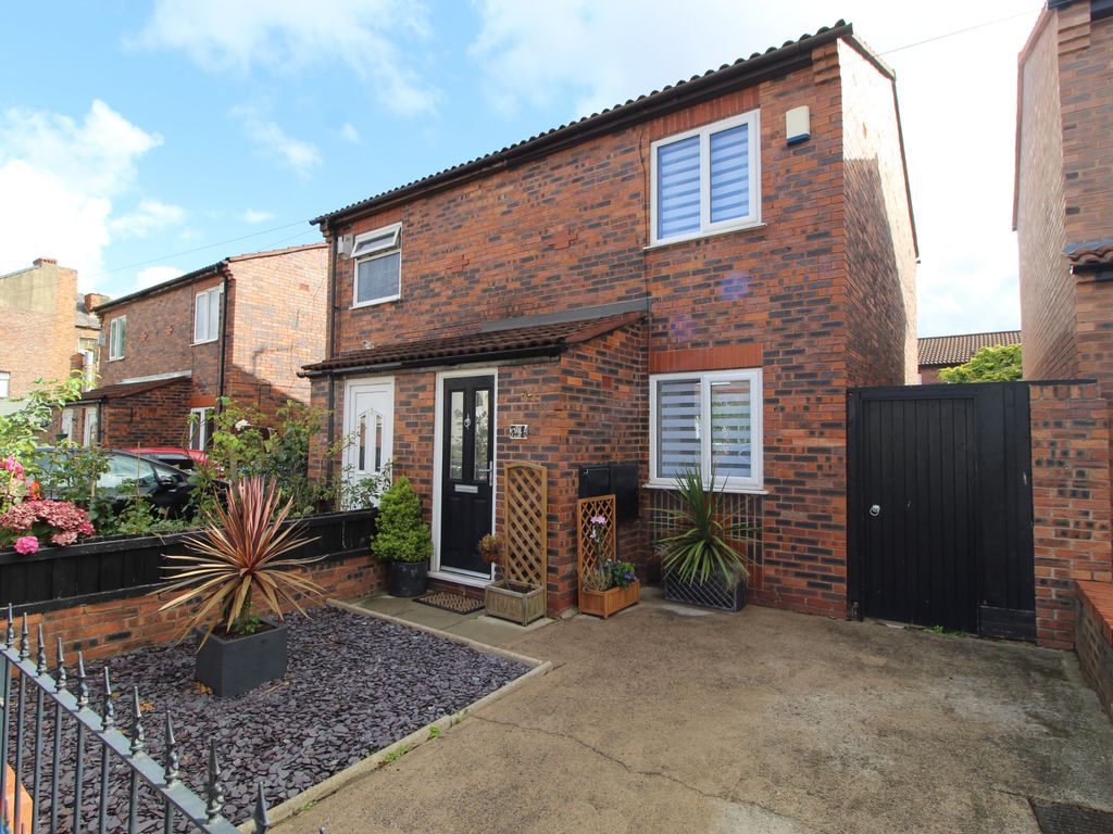 2 bed semidetached house for sale in Holland Street, Fairfield