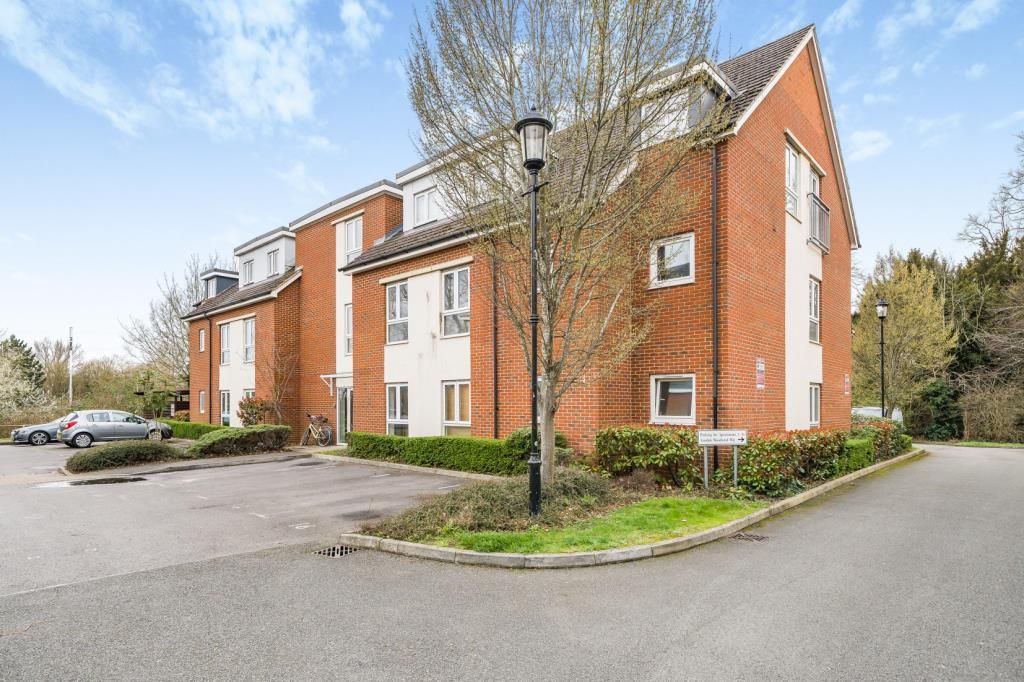 2 bed flat for sale in New Hinksey, Oxford OX1, £100,000 Zoopla