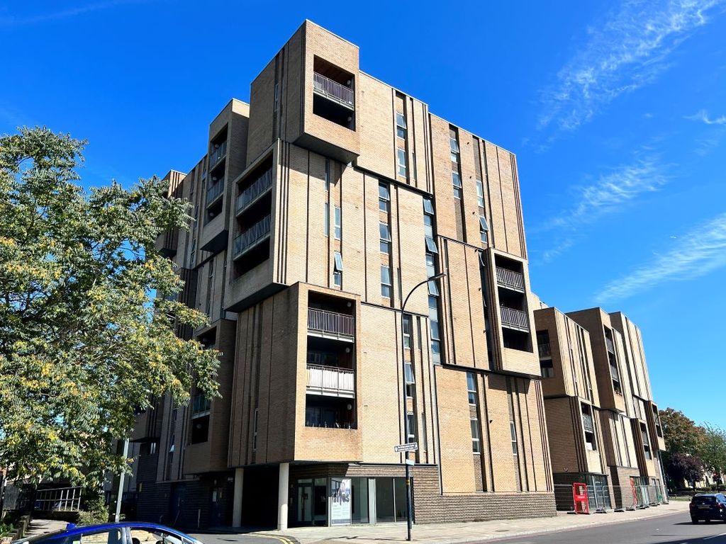 1 bed flat for sale in Flat 15 Altus House, 335337 Bromley Road