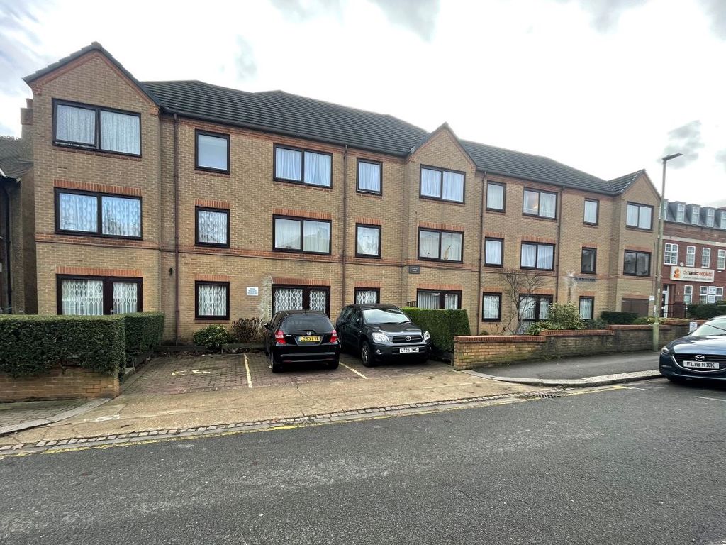 Flat 39 Lychgate Court, 34 Friern Park, North Finchley, London N12