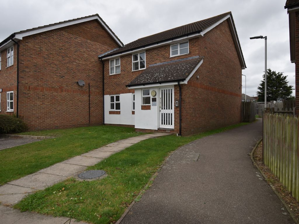 2 bed flat to rent in Palliser Drive, Rainham, Essex RM13 Zoopla