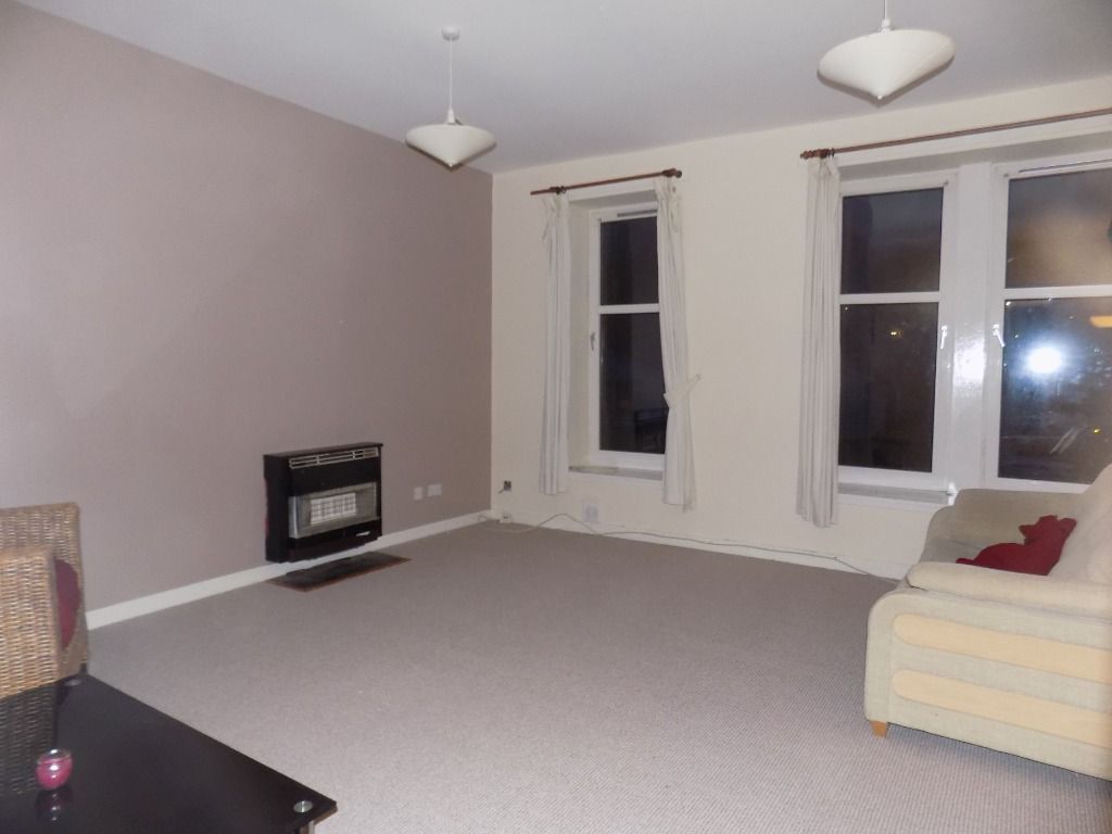 2 bed flat to rent in Street, Dunoon, Argyll And Bute PA23, £560