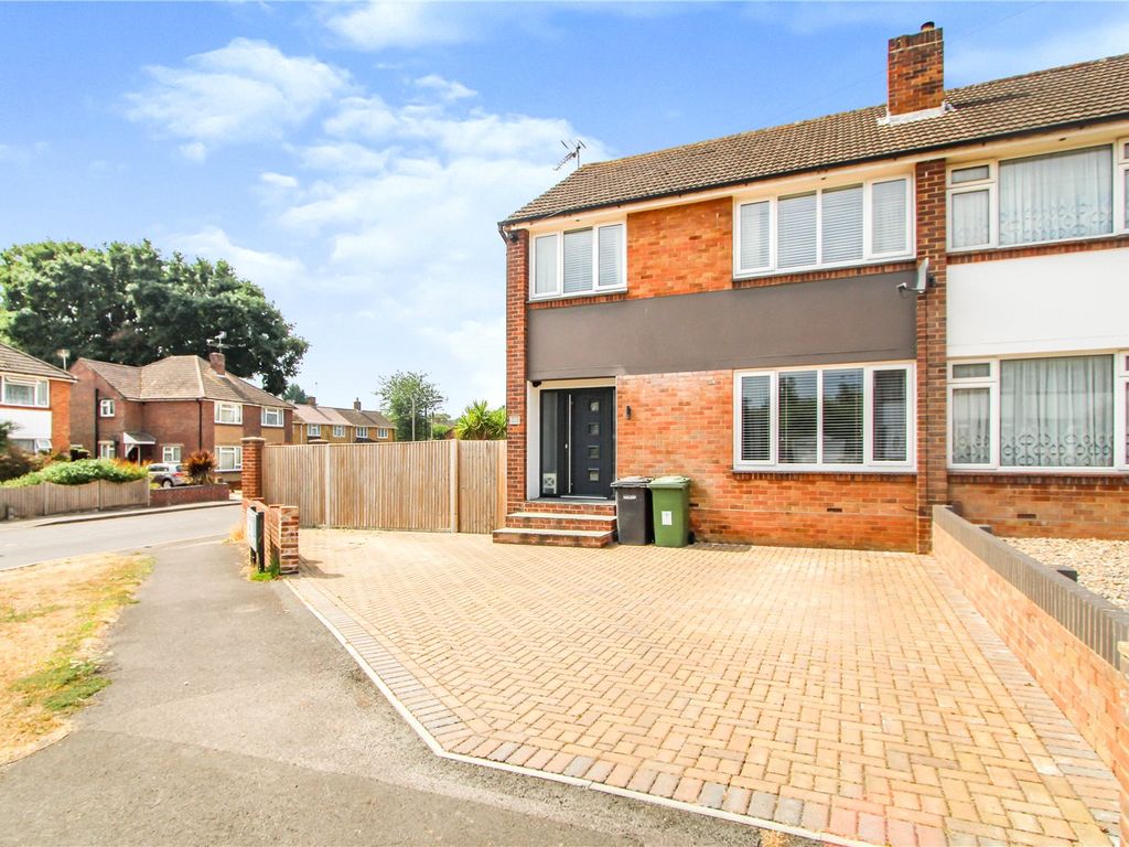 3 bed semidetached house for sale in Kinsbourne Way, Southampton