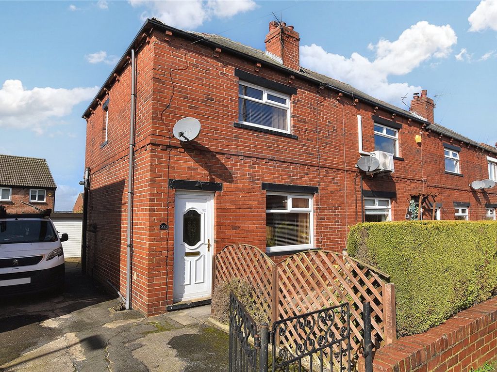 2 bed terraced house for sale in Greenfield Avenue, Gildersome, Morley