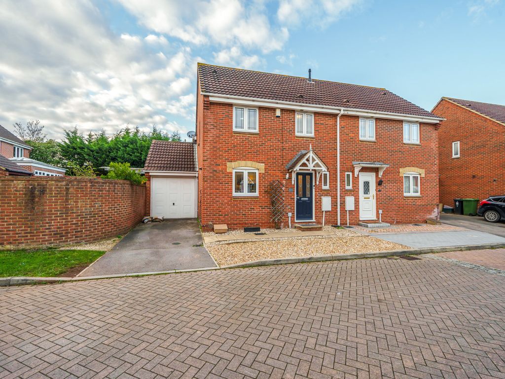 3 bed semidetached house for sale in Elizabeth Way, Bristol, South