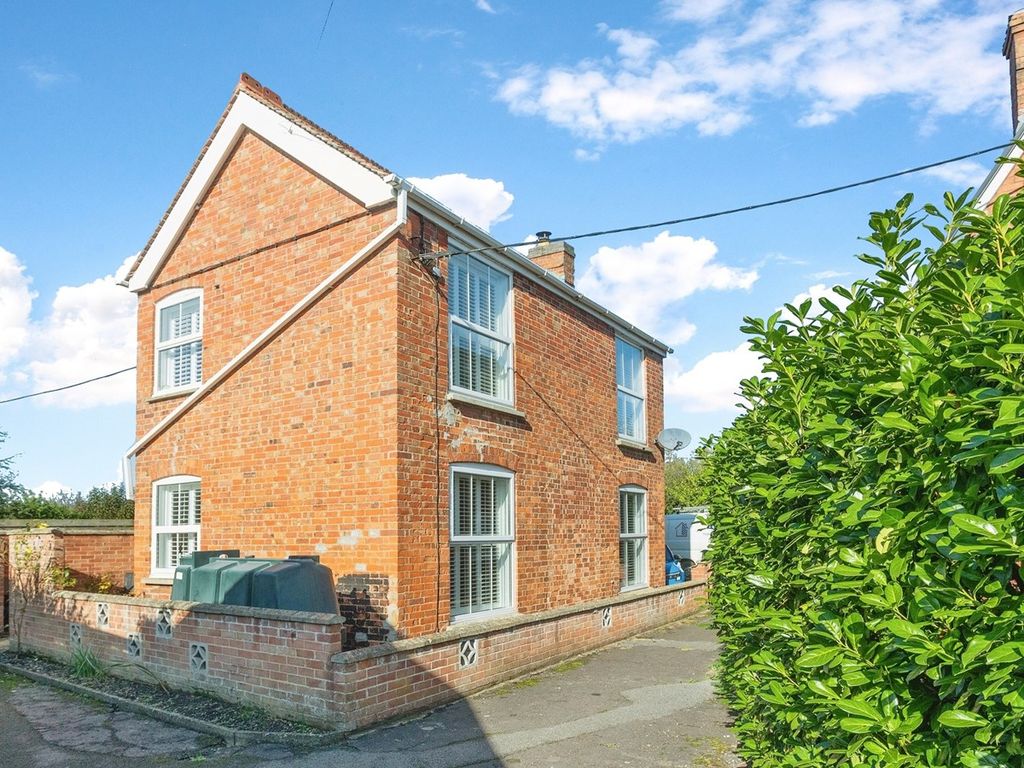 3 bed detached house for sale in The College, Marsh Gibbon, Bicester