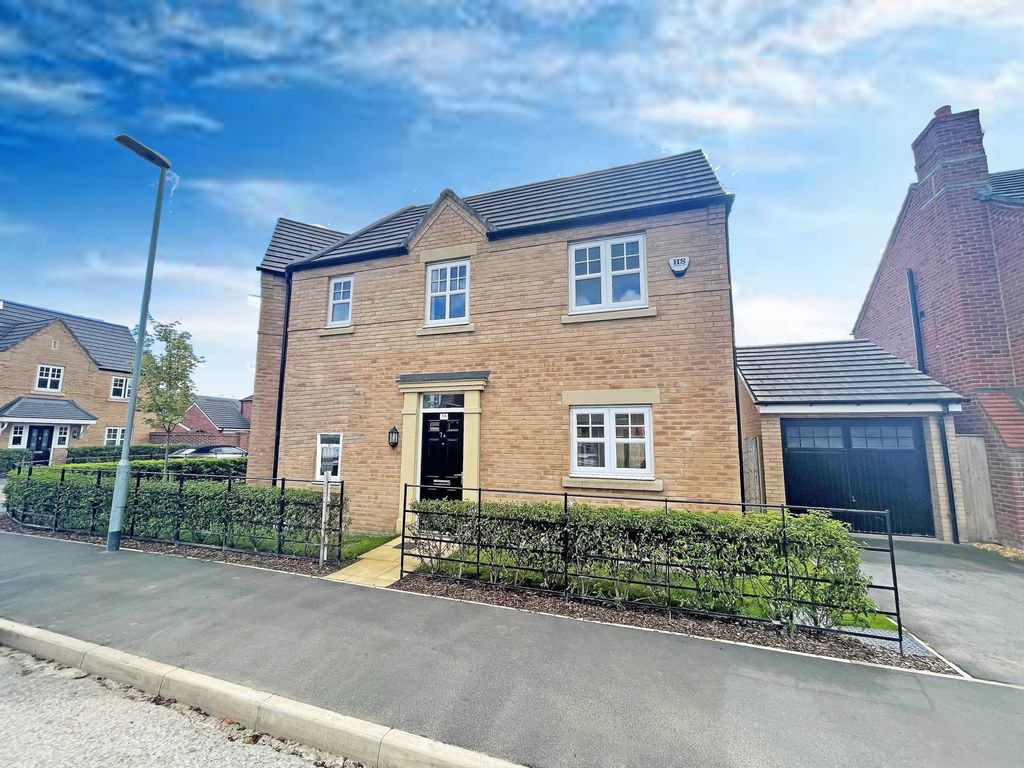 3 bed semidetached house for sale in Redwood Drive, Cottam, Preston