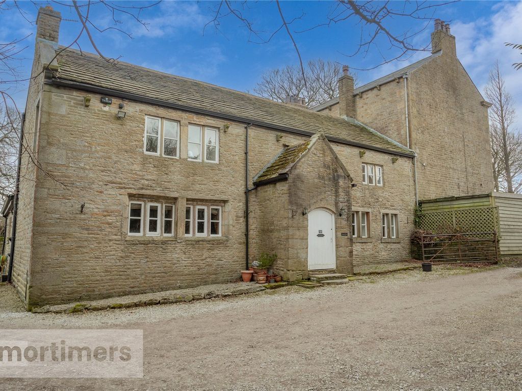 4 bed semidetached house for sale in Stanhill Road, Oswaldtwistle