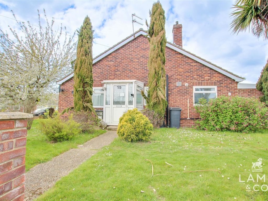 2 bed semidetached bungalow for sale in Tyndale Drive, Jaywick
