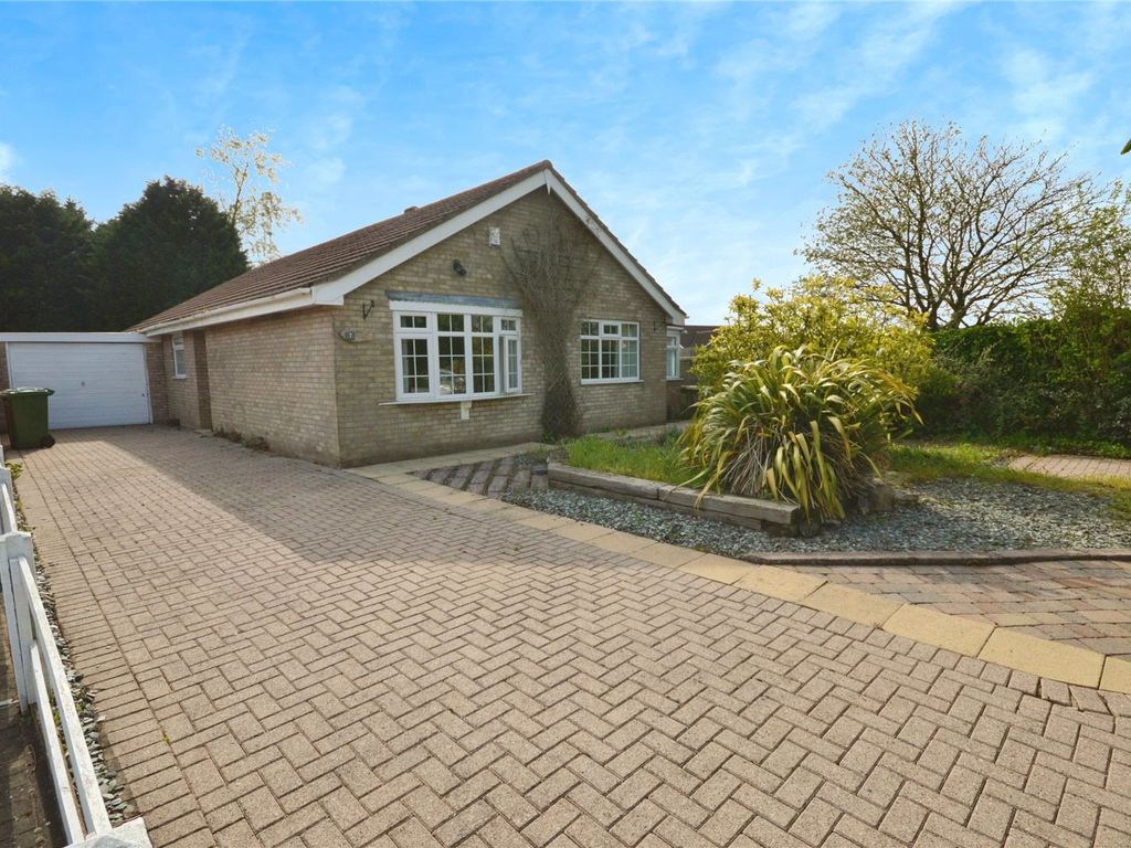 3 bed bungalow for sale in Kinloss Close, Lincoln, Lincolnshire LN6, £270,000 Zoopla