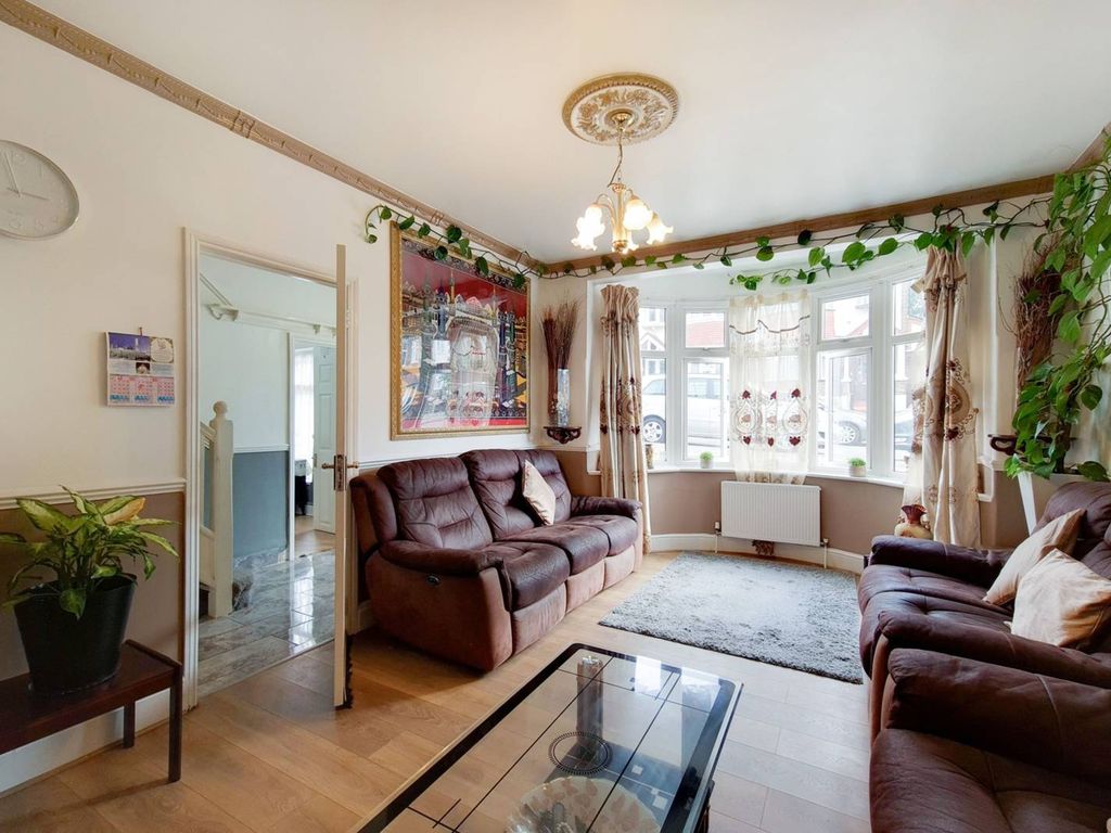 Hillside Gardens, Walthamstow, London E17  