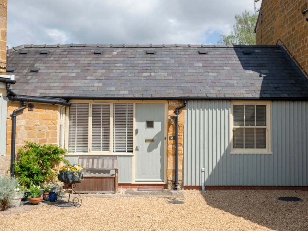 1 bed terraced house for sale in London Road, MoretonInMarsh GL56