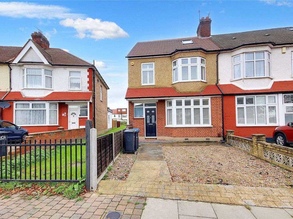 4 bed end terrace house for sale in Lincoln Road, Enfield EN1, £550,000