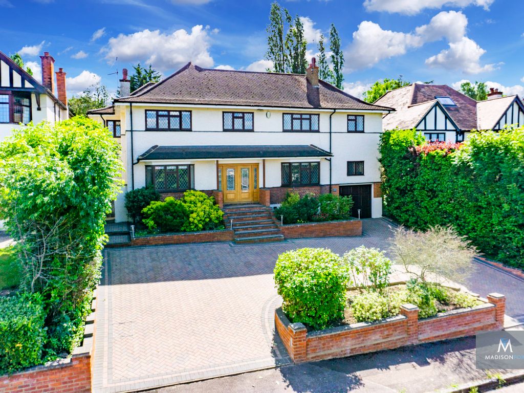 6 bed detached house for sale in Spring Grove, Loughton, Essex IG10, £