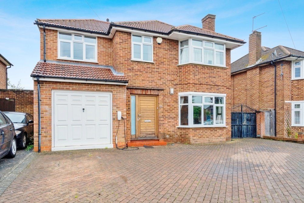 5 bed detached house for sale in Cedar Drive, Pinner HA5, £1,250,000 Zoopla
