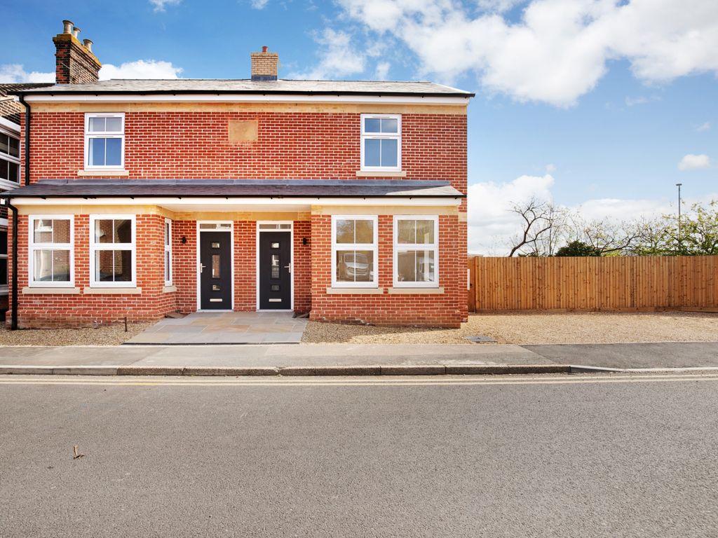 2 bed semidetached house to rent in Three Crowns Road, Colchester CO4 Zoopla