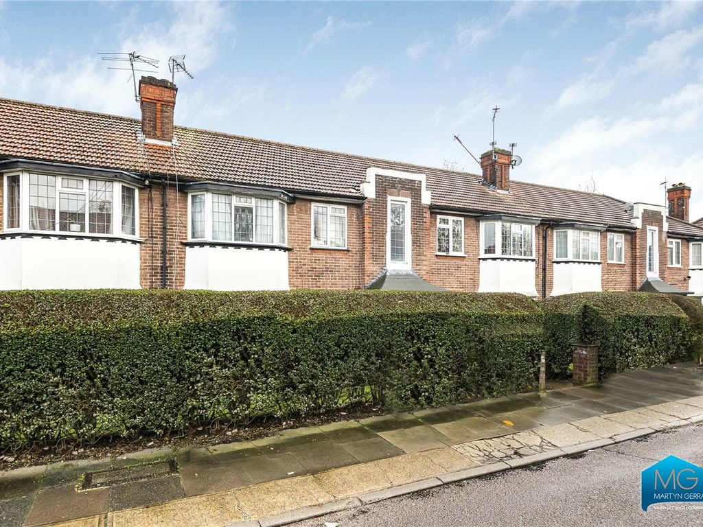 2 bed flat to rent in Manor Court, York Way, Whetstone, London N20, £