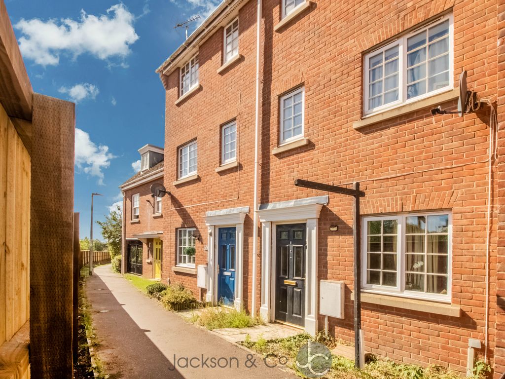 4 bed town house to rent in Bardsley Close, Colchester CO4, £1,700 pcm